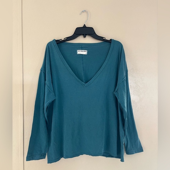 NWOT Free People We The Free Nina V-Neck Long-Sleeve Tee sz M - Picture 1 of 6